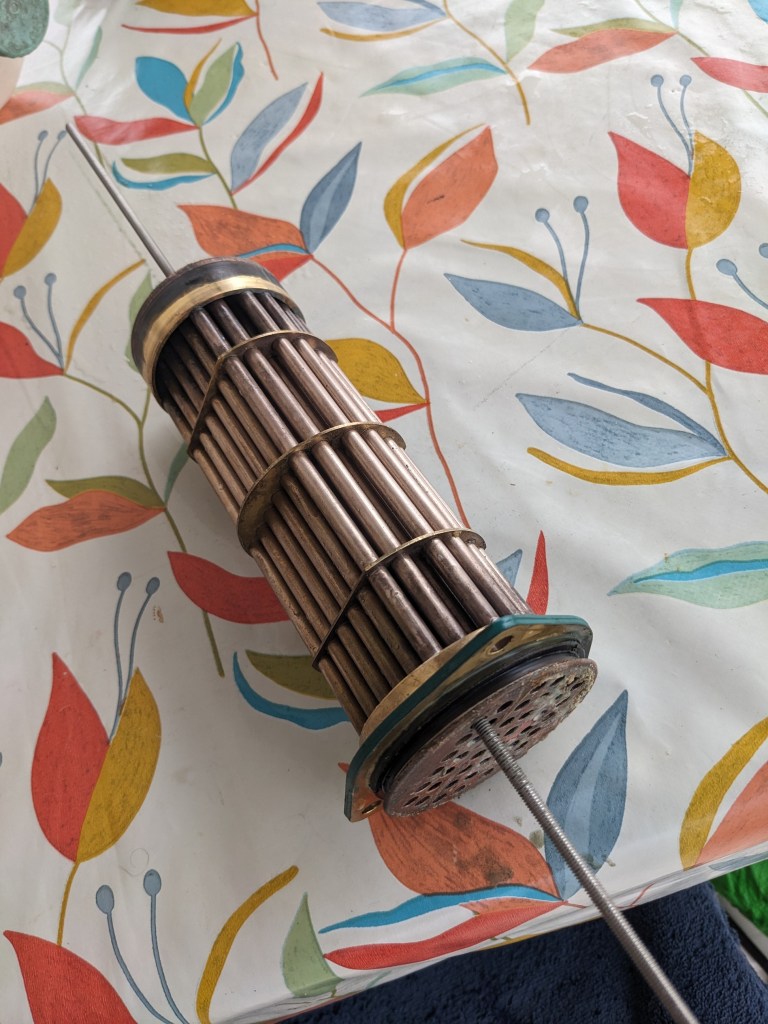 Nettoyage échangeur thermique sur un moteur Volvo D1-30 à 1056h